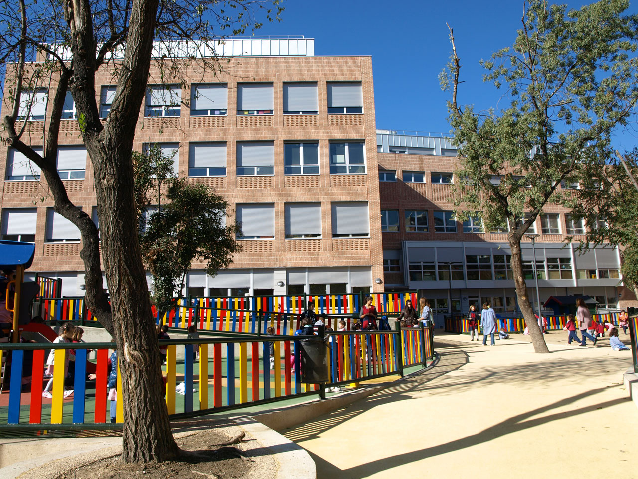 Atención a las familias Secretaría El Porvenir